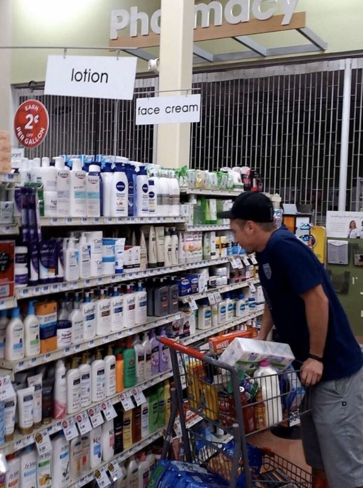 UnmanlyMerritt's tweet photo. Just getting the essentials for the quarantine https://t.co/dIThAtLcqb