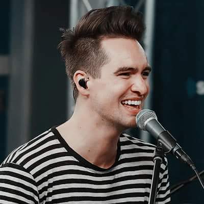 Happy birthday king of the clouds, brendon urie

mahal kita tang 