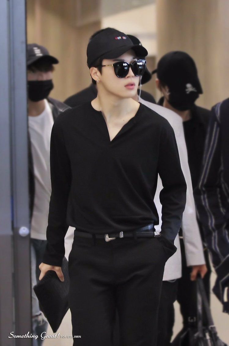 jimin’s defined waist—a thread