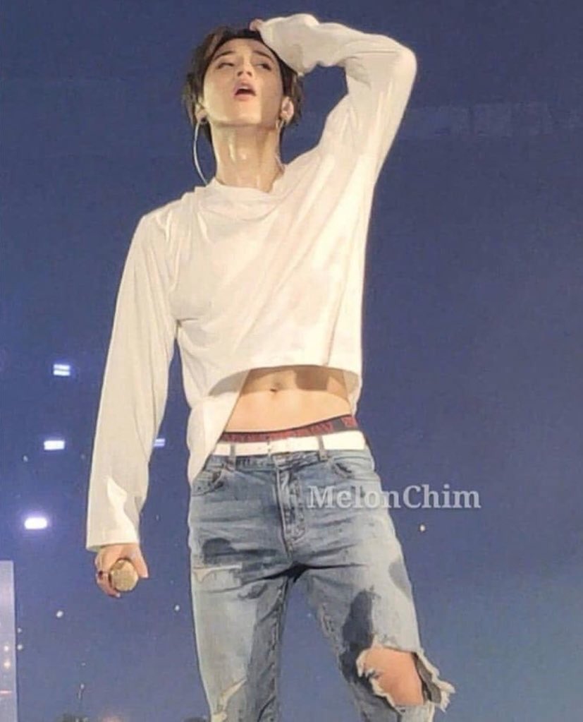 jimin’s defined waist—a thread