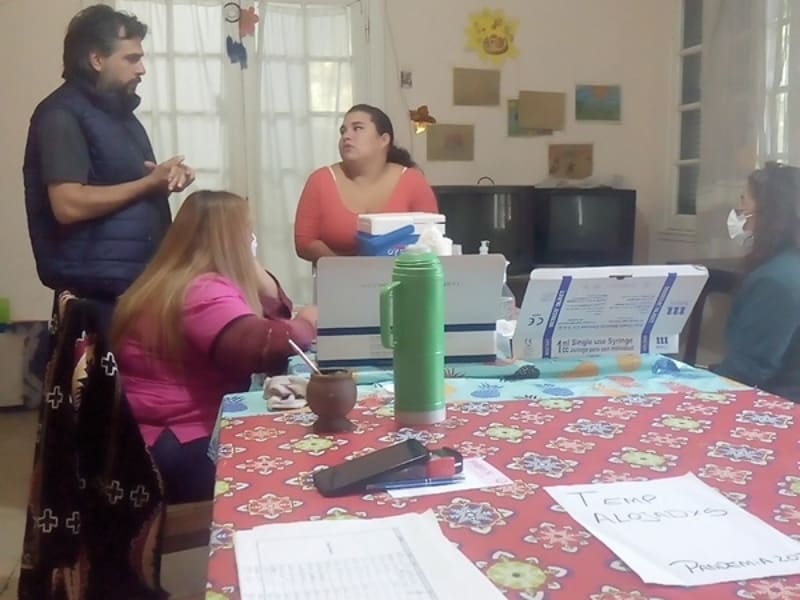 MorenoMunicip's tweet photo. Además de los operativos en las calles, también realizamos visitas de control médico y vacunación para las personas alojadas en el Dormis Municipal.

Trabajamos por el resguardo y la salud de todas y todos. https://t.co/3mOzHOZZkF