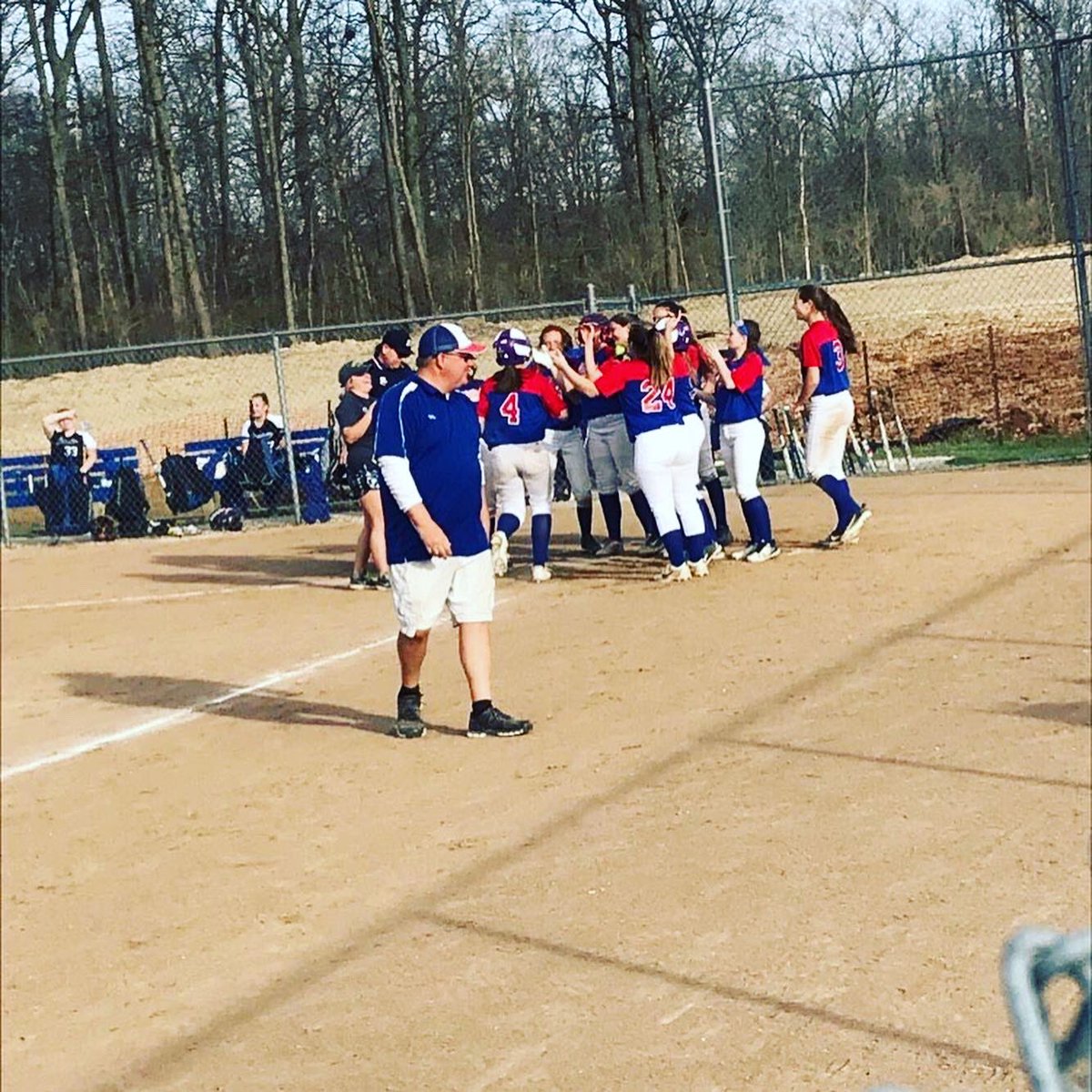 DanielleMProhas's tweet photo. #mymonarchmemory A year ago today @aldene25 dislocated his shoulder on hard hit double and Avery took one deep. ❤️ Missing baseball and softball! https://t.co/jqSacVslEF