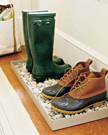 AFancyLifeBlog's tweet image. With rainy spring weather coming, I love the idea of putting pretty stones in the bottom of a boot tray. The water can drain through to the bottom thus drying out your boots more quickly. 

buff.ly/3c5iuIX
#homedecorideas #homedecor #homedecoration