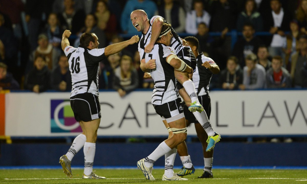 ZebreParma's tweet photo. #MatchDay 🏴v🇮🇹
🏉 @cardiff_blues🔵 Vs @ZebreRugby🦓
🏆 #RaboDirectPRO12, 3° turno
💻 Pagina Facebook delle Zebre #Rugby
⌚️ 15:00
🎙 Gianluca Barca, direttore @ALLRUGBY
📱 #CBLvZEB
Il nostro regalo di Pasqua per tutti i tifosi multicolor🏳️🌈 La storica 1° vittoria delle🦓 https://t.co/loOb7pnMer