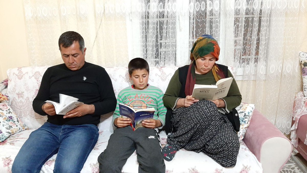 erkan6001's tweet photo. #benokuyorumgaziantepokuyor Yeşilyurt Şehit Süleyman Şen İlk/Ortaokulu öğretmen öğrenci ve velileri ile okumaya devam ediyor. https://t.co/YNfqIUyZvs