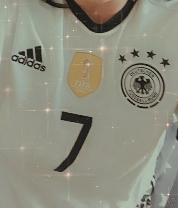 blacksoulR2802's tweet photo. ...während man sehnsüchtig auf Live-Fußball wartet und völlig auf Entzug lebt🥺...
schaut man eben DAS SPIEL DER SPIELE🤣🙌⚽️🖤❤💛

#Fussball
#WMFINALE2014 #Deutschland #Weltmeister ⚽️🖤❤💛 https://t.co/I9TQX7lvqM