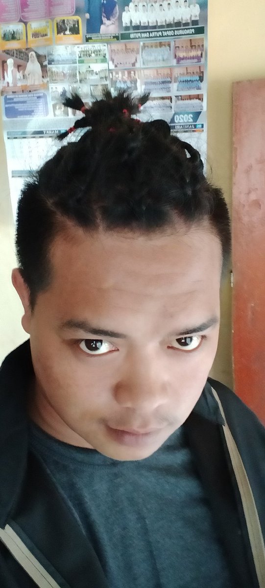 Sulaimanz_M's tweet photo. @qorygore #Brobrogorelockdown #bacotsantuy 
Beres covid 19 gua GIMBAL dude 😁 https://t.co/329mI8fCPV