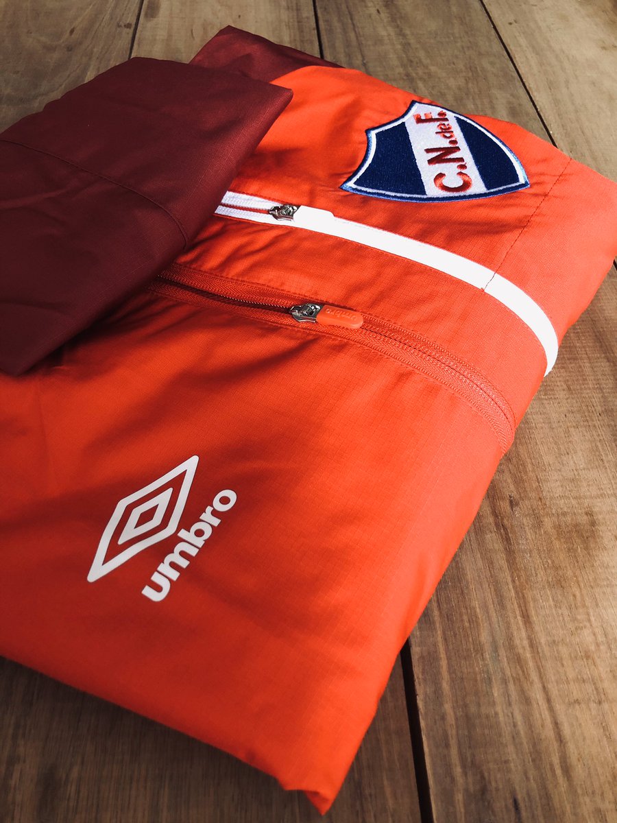 #SORTEO🚨 

Hermosa campera de lluvia❗️

Participa: 

- Dando RT y MG ✅
- Seguir está cuenta y la de IG
Instagram.com/santi_bazzi ✅

*Se va entre los primeros 1000 en participar! SUERTE!! 🔴⚪️🔵