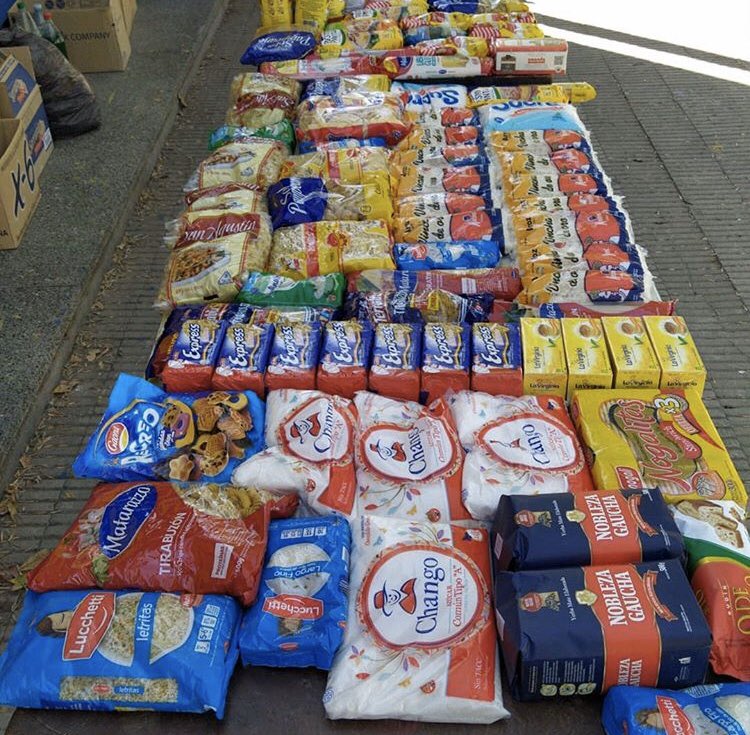 cabj_vc's tweet photo. Muchísimas gracias a todos los que de alguna manera hicieron llegar su colaboración a la peña 💙💛💙. Los productos ya fueron entregados a la @munivcanas.   #BocaSolidario https://t.co/C3FzmZRzxl