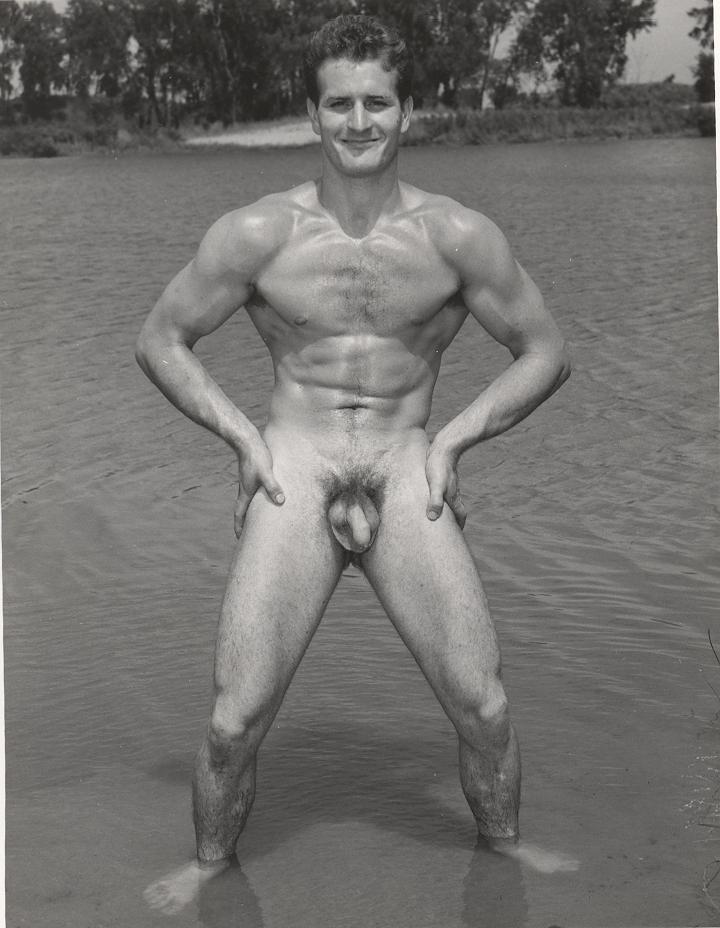 creatureblackl1's tweet photo. Cal Chess (and Ken French) [Photos by Bruce of Los Angeles] Los Angeles, 1955 or so #calchess #bruceoflosangeles #vintagemen #uncut https://t.co/DgL3b6M80d