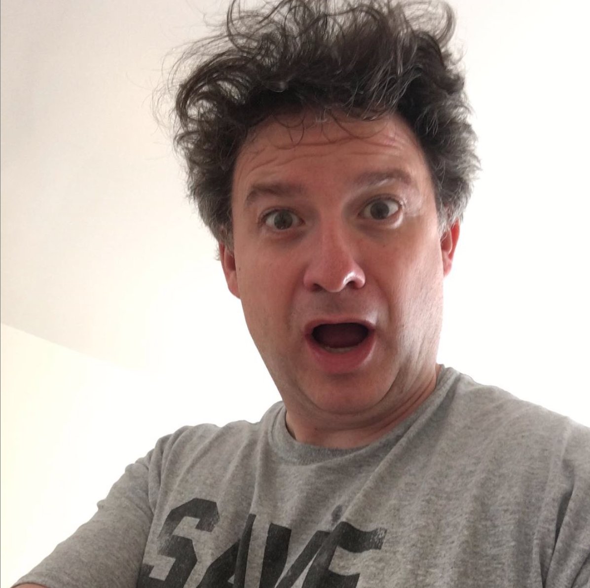 PlayhouseOnPark's tweet image. Sean Shaves for the Stage! If we raise $4500 "In Honor of Sean's Locks" by his 45th Birthday (May 22nd) he'll shave his head live. Donate here: playhouseonpark.tix.com/Donation.aspx?… (mention Sean's Locks) #QuarantineFun #VirtualProgramming #PlayhouseOnPark #PoP11 #ThanksSean