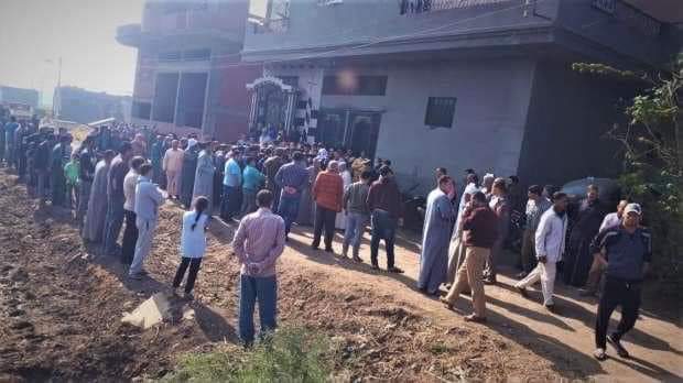mohamed3afiaa's tweet photo. محناش بشر ولا احنا بني آدمين
احنا يدوب تعابين
الجهل بقي توبنا والطمع في قلوبنا
اكتب يا تاريخ اكتب في كتُبنا
إن أحنا عشان نرد الدين
استخرسنا فيها مترين....
#شُبرا_البهو_عار_مصر
#شبرا_البهو https://t.co/x4acY9vqbh