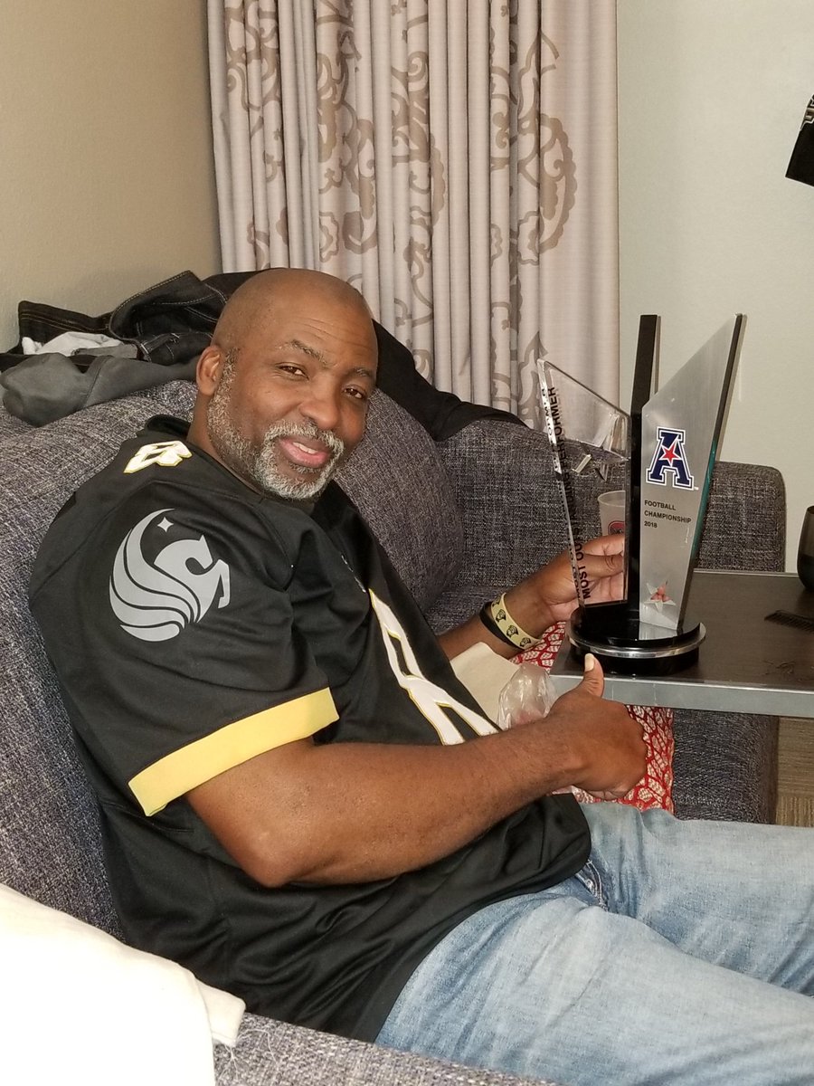 ucfdad8's tweet photo. @nymzdee @DJMactastic1 @Gumby_football @NikeheadGreg #gotthetrophy https://t.co/xslAQ3i5b1