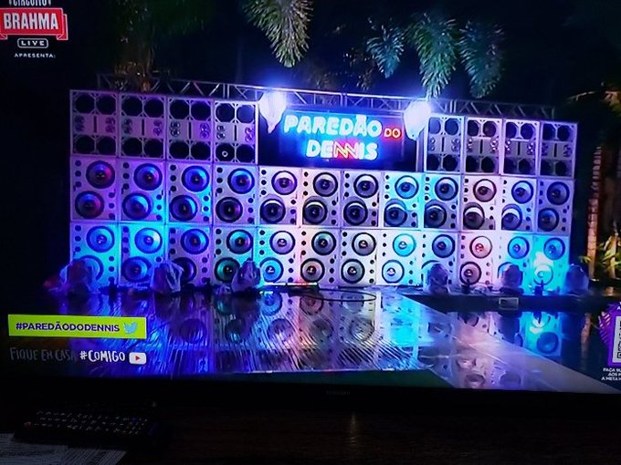 Vem pro #ParedaoDoDennis .  Amo esse DJ❤ https://t.co/1ZrBEadZyP<a href="/tag/paredaododennis"class="tags">#ParedaoDoDennis</a>