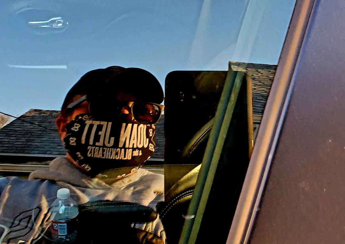 JettheadAl's tweet photo. @joanjett #mask4AllChallenge https://t.co/v83RKNfAbl