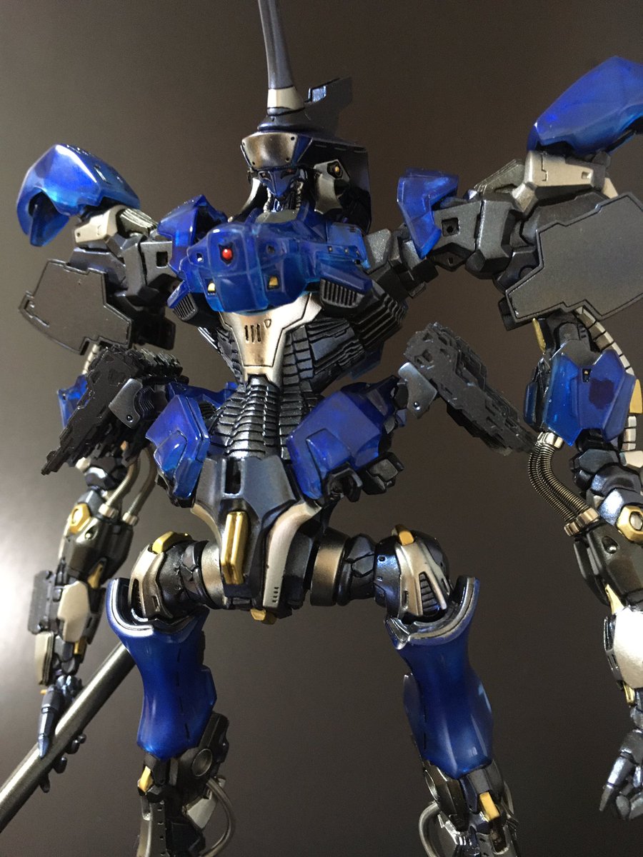 わかってはいたけど、手間かけた塗り分けがどんどん隠れていく…首周り