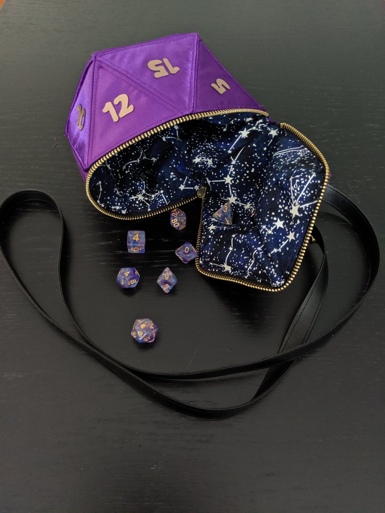 RangersStitch's tweet photo. 📦 The current round of D20 Purses have just shipped! 📦
Here are a few of the ones that just went out!
#d20purse #dnd #dicebag #rpg #dice #d20 #therangersstitch #dndaccessory https://t.co/t1rI3vXo7E