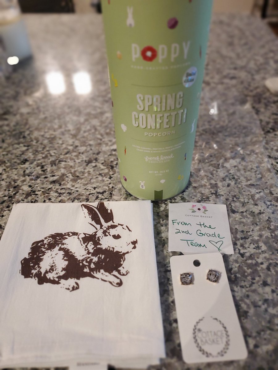 cjbutler72's tweet photo. What a pleasant surprise to receive this package in the mail today from my 2nd grade team! I am blessed to work with an awesome group. #APWeek20 #OUTbutnotOFF ##CHALKitup @ChalkvilleES https://t.co/wrYDUfi0rD