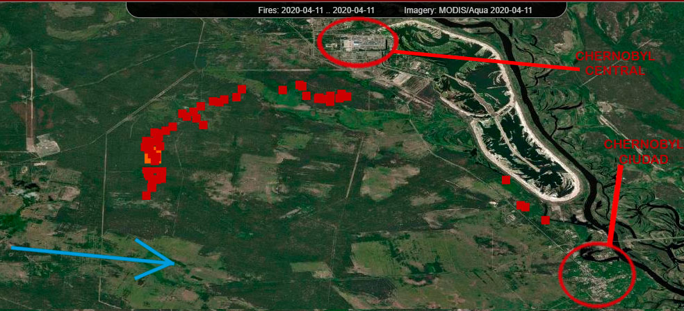 DÍA 11 DE ABRILEl  @dsns_ua informa que en la lucha contra el incendio están involucradas 312 personas, 83 vehículos terrestres, 3 aviones y 3 helicópteros. El resultado se observa en las dos imágenes adjuntas de los días 10 y 11: una notable reducción de los focos activos.