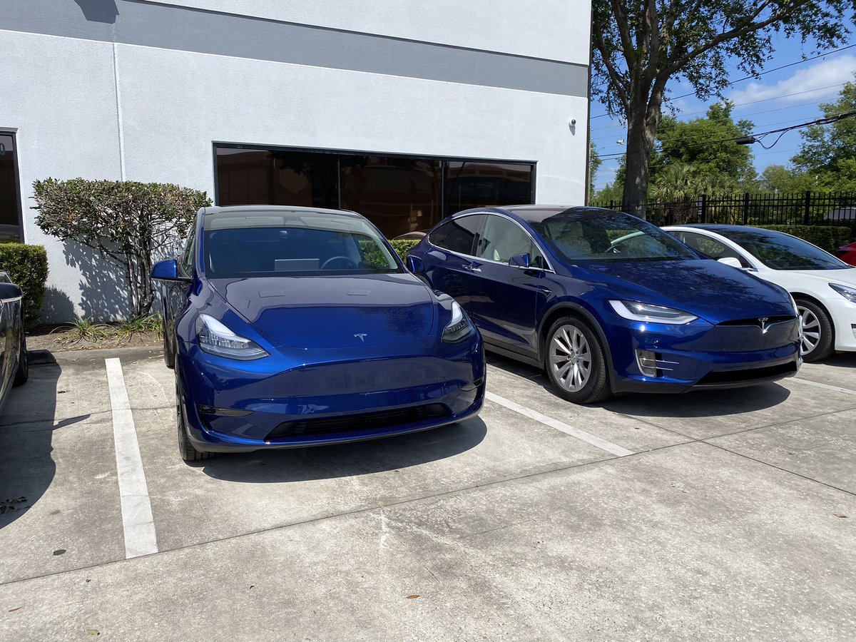 bombero1394's tweet photo. Model Y in the family now. SN501. Not much smaller than the X. According to our local @Tesla the hitch can be installed after delivery and for the same $1k. Really diggin all the black and the standard tinted windows,+all the panels,paint are perfect. Another great job @elonmusk https://t.co/TUXnBeZ5Pk