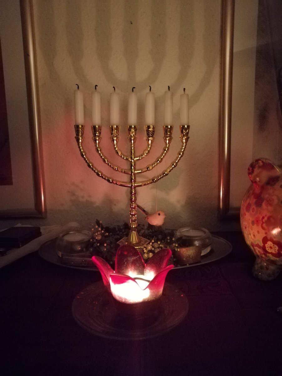 luckaged's tweet photo. Kommt gut und gesund in die neue Woche ✡️🍷🙏
#Aschkenasim #tonight #Hawdala #ShavuaTov #Pessach IV CH"M #SocialDistanacing #StayAtHomeSaveLives #COVID19Pandemic https://t.co/Bdn1HYNpjK