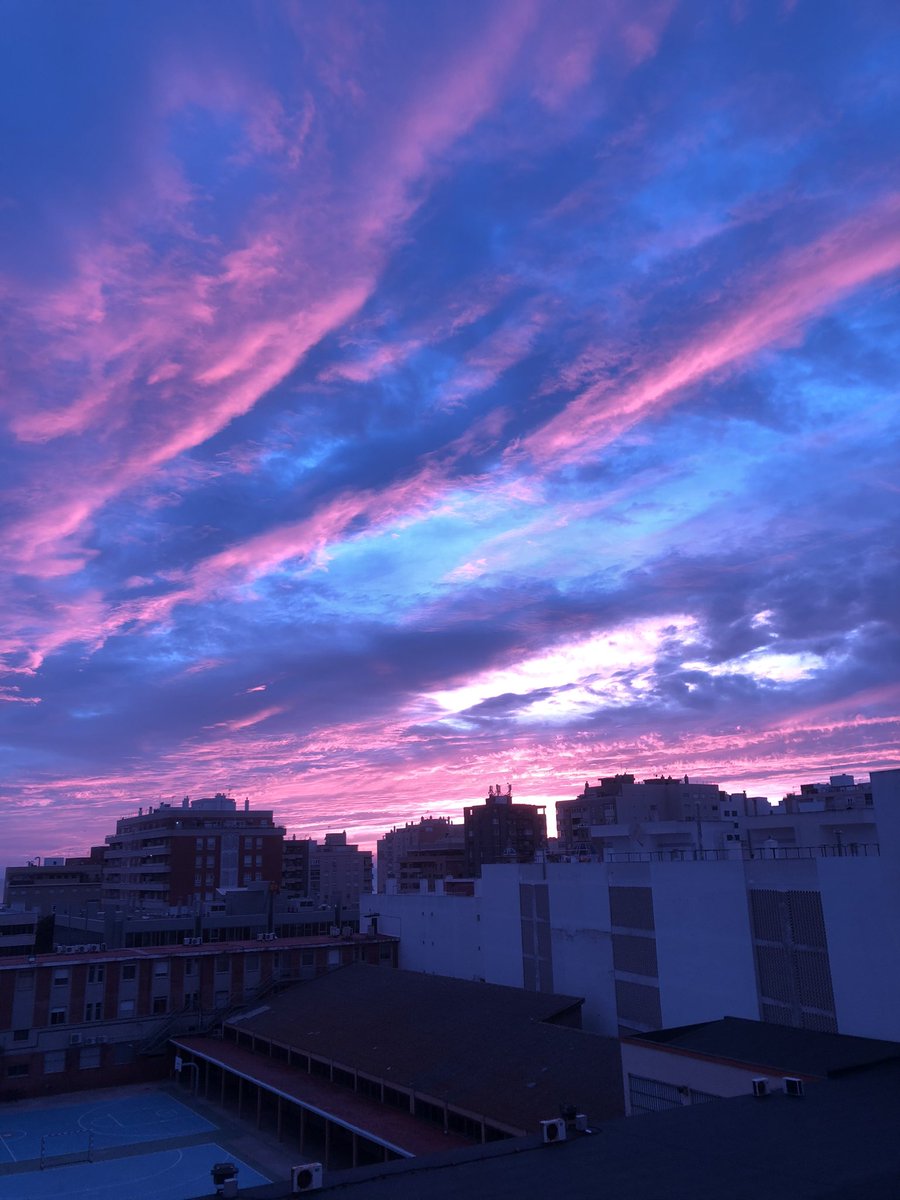 davidjmv99's tweet photo. Cádiz, 9:05 pm, sin filtros https://t.co/lg4EVXHeXM