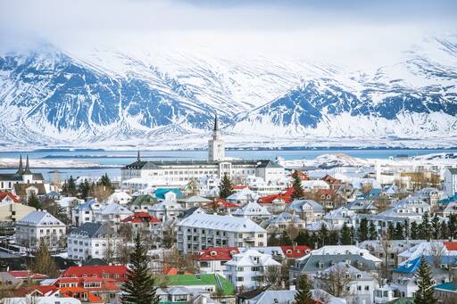 Ten % of the population of  #Iceland has been tested for  #SARSCoV2 -- whether or not they have  #COVID19. And:- 0.3%-0.8% of Iceland's population is infected- about 50% of those who test positive are asymptomatic- since mid-March infection rate in high risk pop has...MORE