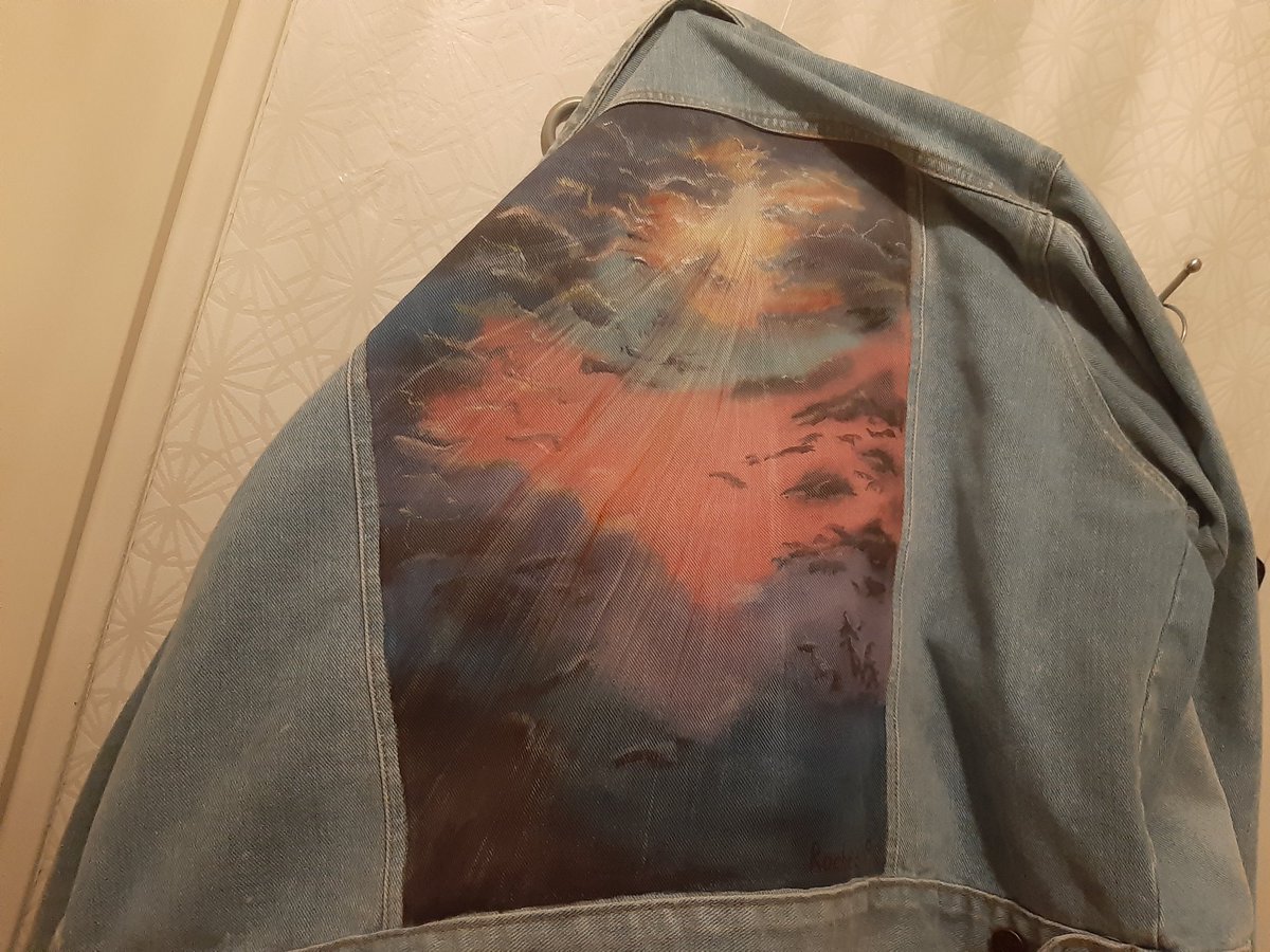 I have a few jackets, but atm I am using this ocean view bag, and this denim "Daylight" jacket  @AndreaKBrooksI don't know if you come across this thread but you were so lovely about my art and the wolf, I couldn't give you a tour because of my laptop so I hope this will do 