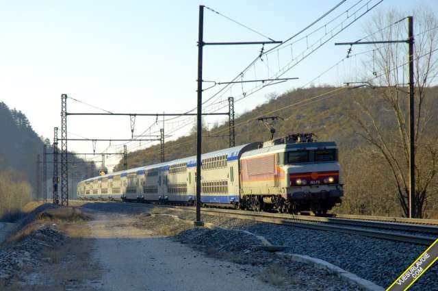 15) En 2006-2007, quelques 6500 sont encore utilisées pour les TER Rhône-Alpes avec des voitures corails et VB2N (l'hiver).Les 12 et 13 mai, une tournée d’adieu est effectuée avec un spécial Lyon-Paris assuré avec la 6575. Le 13 Mai, la 6559 réalisait un adieu à Marseille.