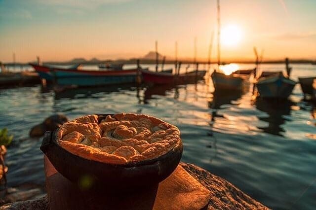 soucapixabanato's tweet photo. Uma Páscoa diferente a todos os capixabas, mas, o que não pode faltar é torta capixaba👍 #SouCapixabaNato #Tortacapixaba #Ilhadascaieiras #Vitoria #Vitorissima #Vix #TurismoEs #IlhaDasCaieiras #Espiritosanto #FiqueEmCasa

Foto 📷  Barichy https://t.co/kRXQUwN7V0