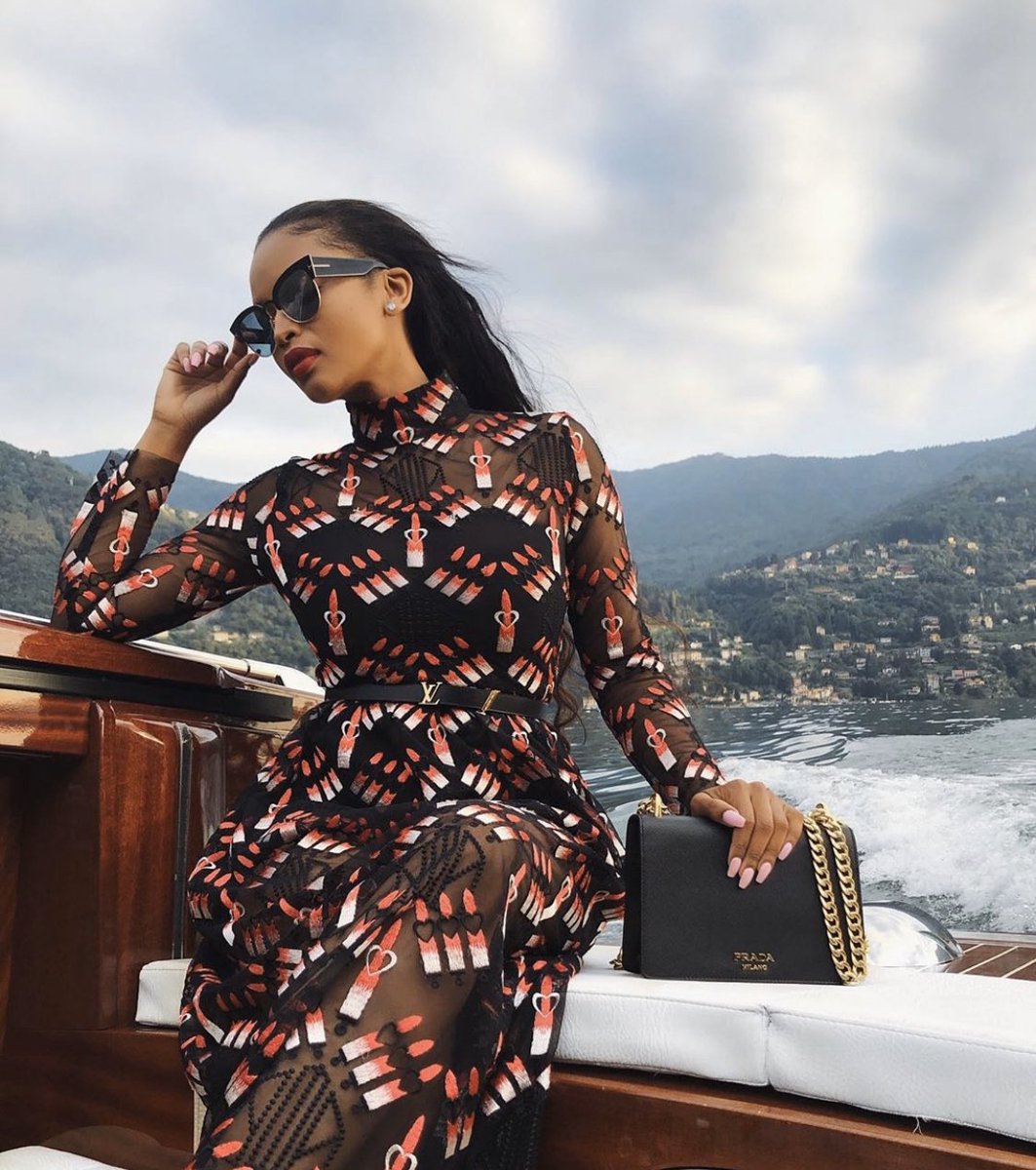  #SpotThe3Differences  @ayandathabethe_ in Lake Como