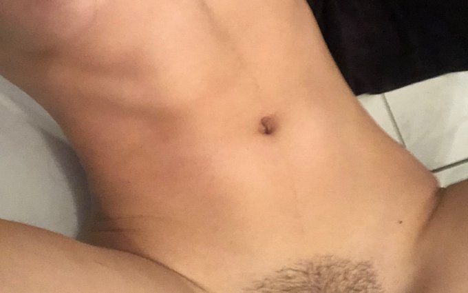 On vient de terminer le tournage de la deuxi&egrave;me vid&eacute;o ! Devinez o&ugrave; &ccedil;a se passe 🙄😉 https://t.co/qzRYx<a href="/tag/nature"class="tags"><span>#nature</span></a><a href="/tag/model"class="tags"><span>#model</span></a><a href="/tag/porn"class="tags"><span>#porn</span></a><a href="/tag/nude"class="tags"><span>#nude</span></a><a href="/tag/pornhub"class="tags"><span>#pornhub</span></a><a href="/tag/exhibition"class="tags"><span>#exhibition</span></a>