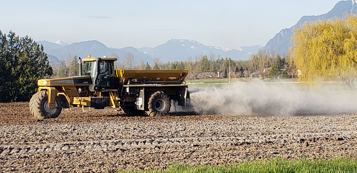 Dairycrop's tweet photo. Maintaining soil pH is still one of our biggest influences on yield and nutrient efficiency #bcforage
#milkmaker #bcmilk
#WeAreAllInThisTogether https://t.co/h6RVJbDywb