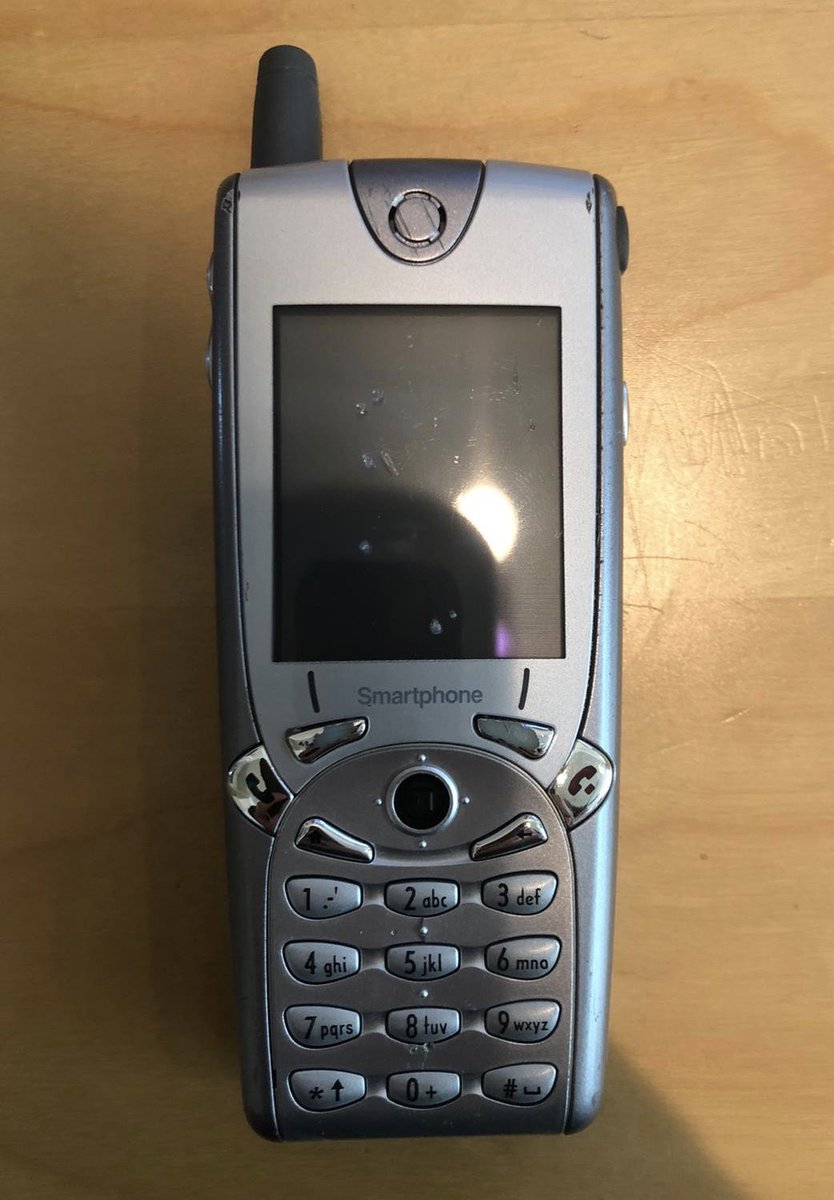 benwood's tweet image. Fantastic new addition to the #MobilePhoneMuseum - a rare @Microsoft #WindowsMobile prototype developed in conjunction with @TXInstruments and others. Anyone know anything more about it please?