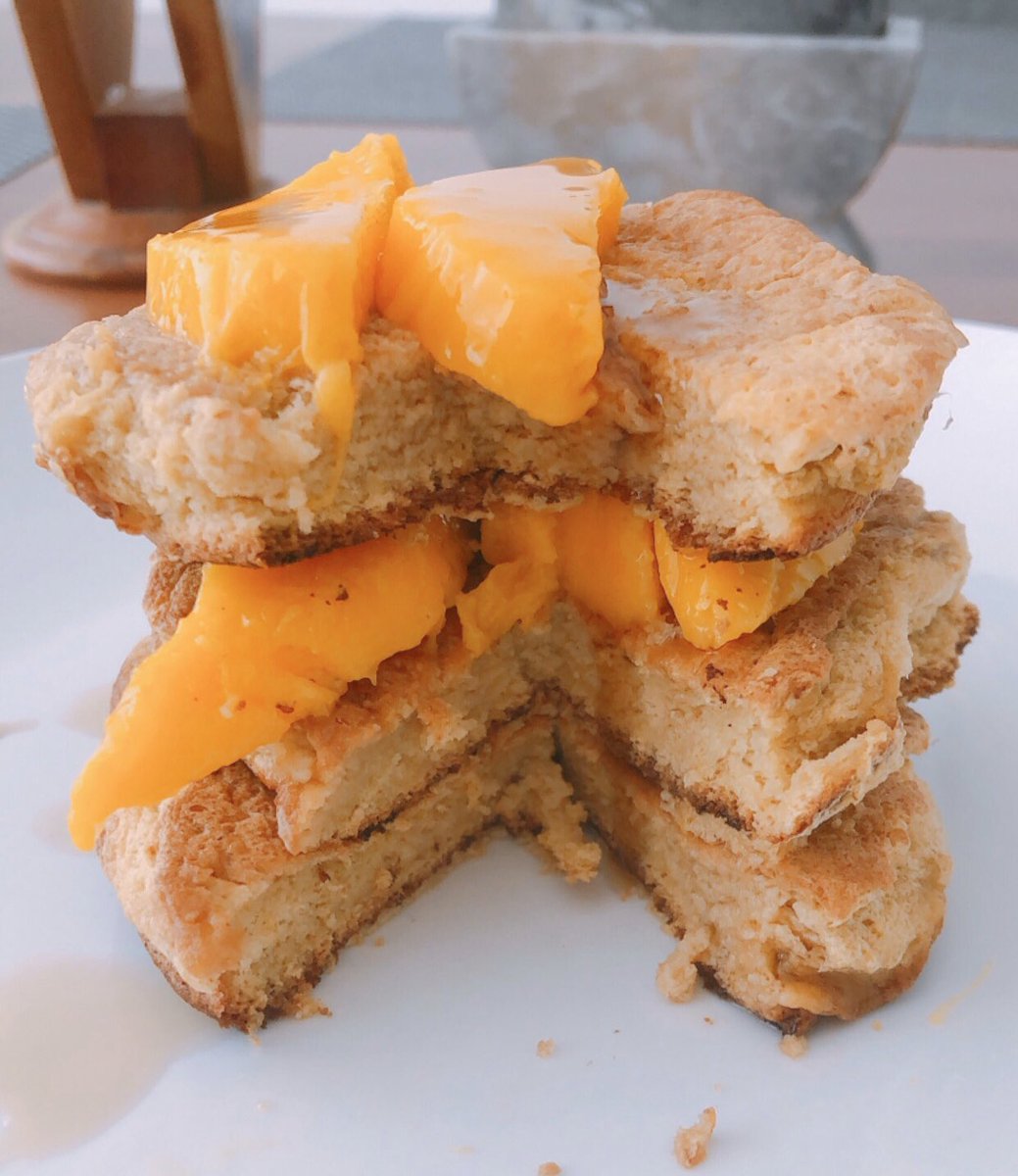 edythayon's tweet photo. Los mejores fit souffle pancakes de mi bff @SaschaFitness y con mango uff!! Graacias Sascha! 💗 https://t.co/Nw50GT8OWD