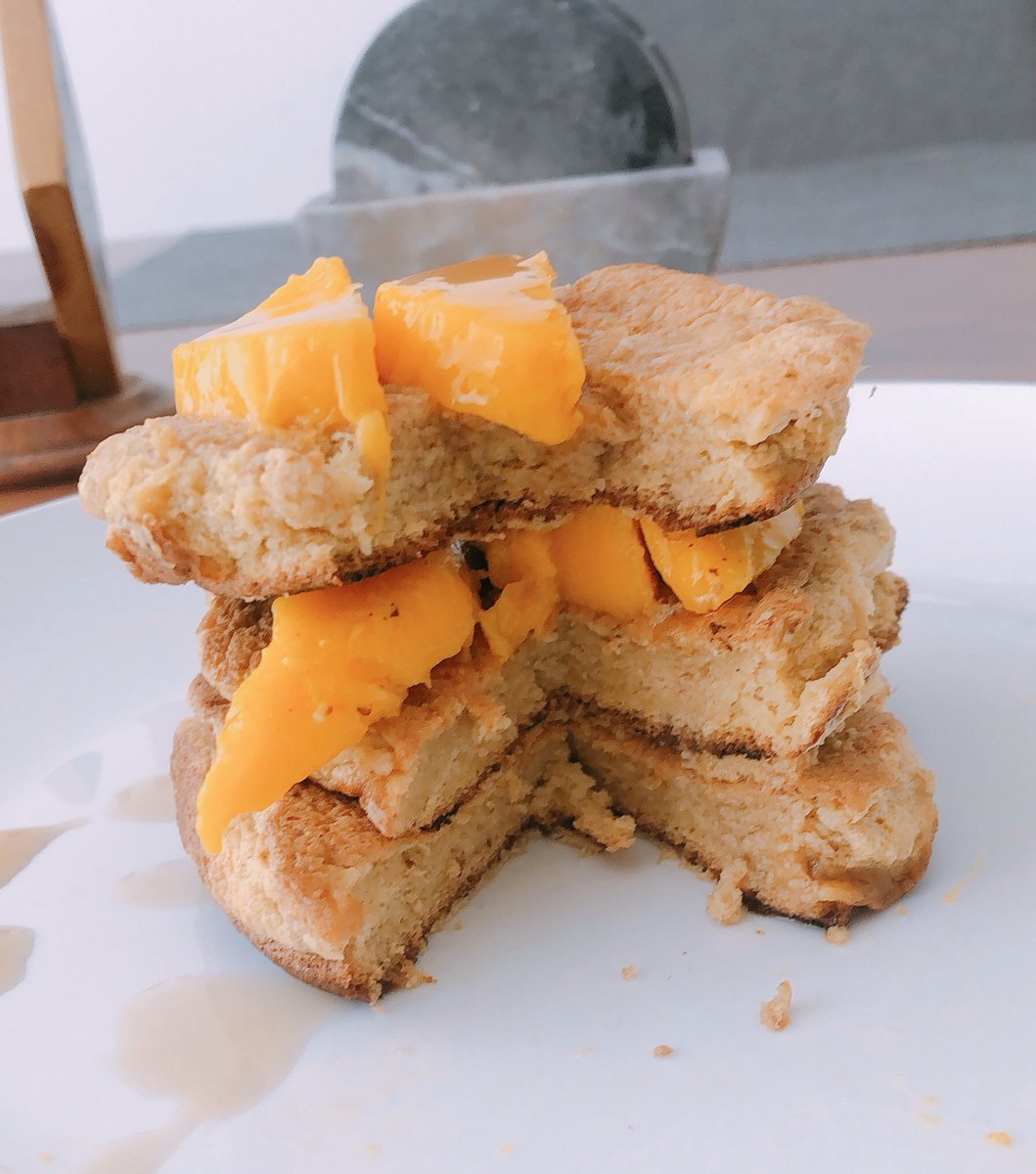 edythayon's tweet photo. Los mejores fit souffle pancakes de mi bff @SaschaFitness y con mango uff!! Graacias Sascha! 💗 https://t.co/Nw50GT8OWD