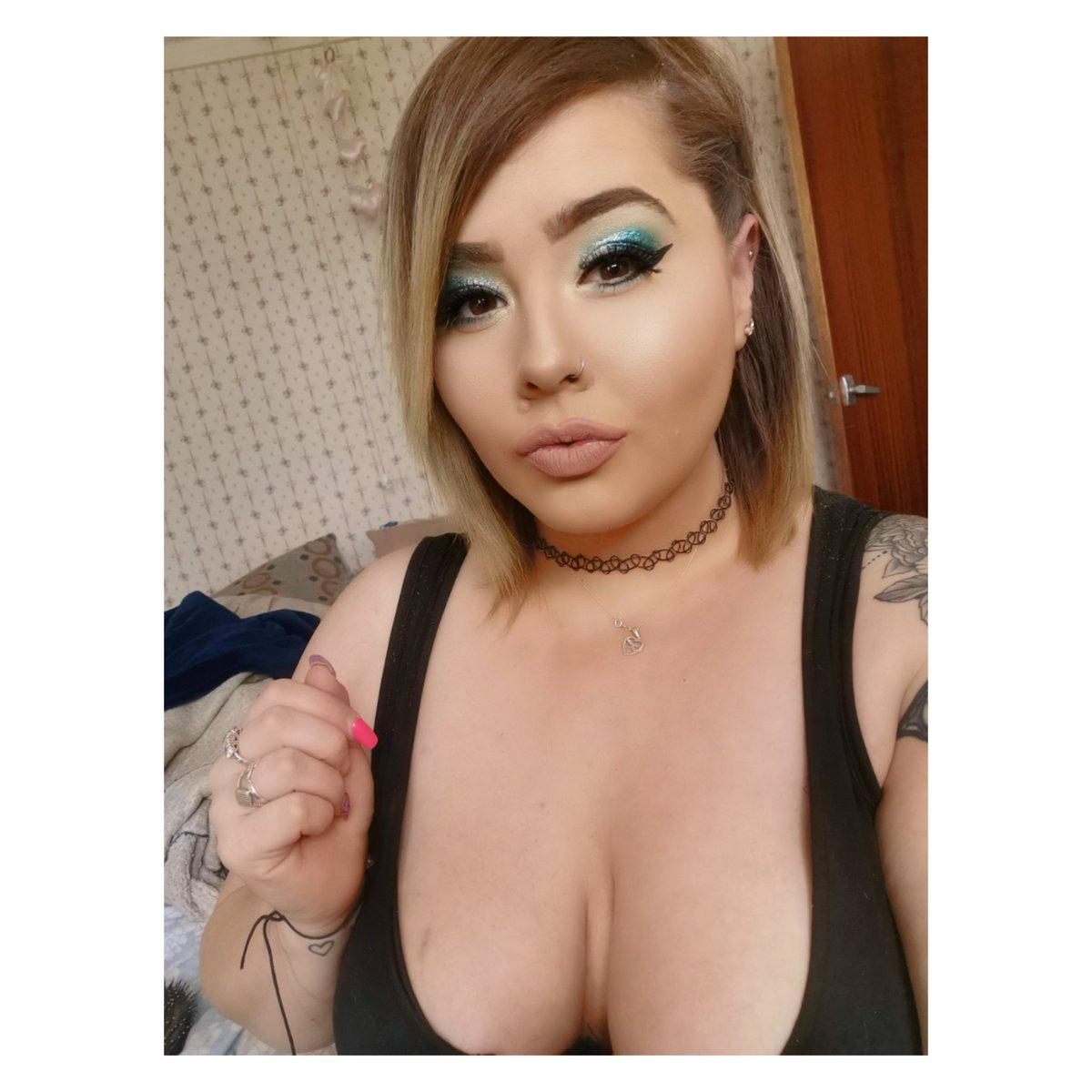 carylajoness's tweet photo. 100% a catfish https://t.co/7A6Jz6C8oX
