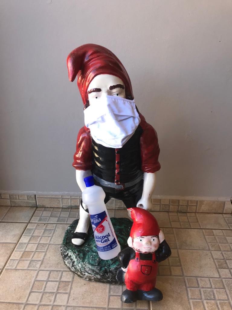 javanomo's tweet photo. Dia muito triste pra todos os javalovers e simpatizantes que estavam ansiosos pra Caloura Puquiana... Eu e Javanominho estamos nos cuidando aqui na quarentena pra já já voltarmos a ativa 🤪🤪🤪 e vocês, o que vão fazer hoje pra não pensar na CP7??? https://t.co/wQQXOQYUUH