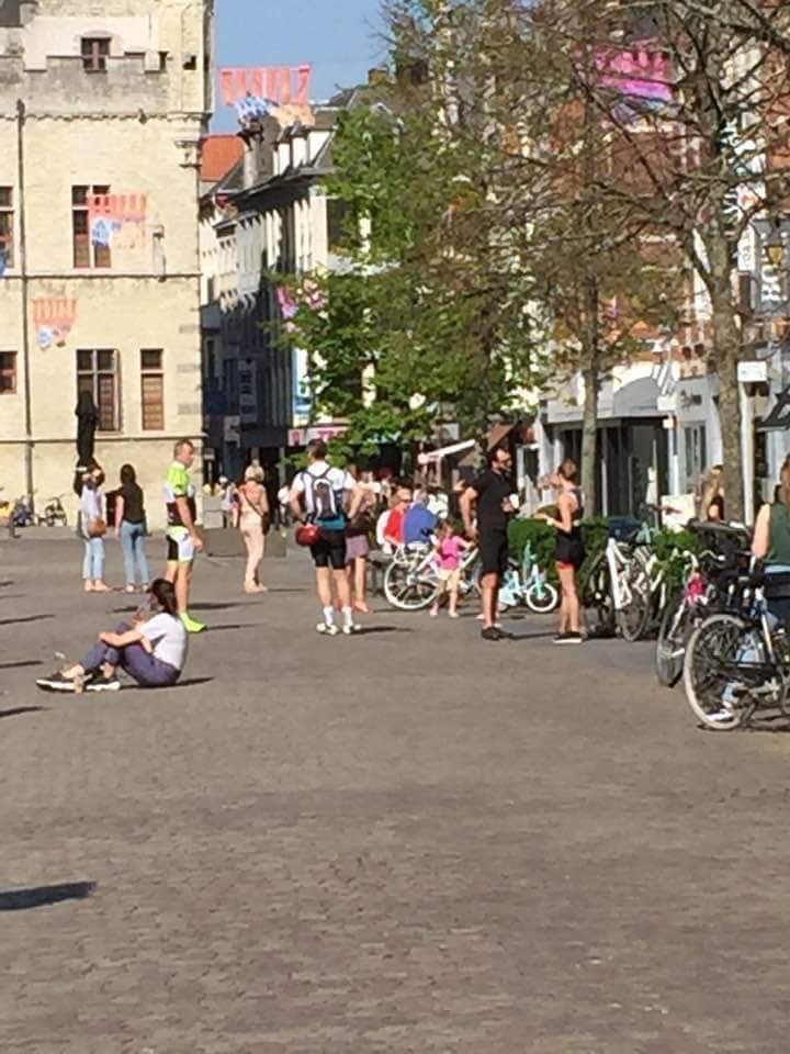 Gisteren in de namiddag in Mechelen... Welke lockdown ?