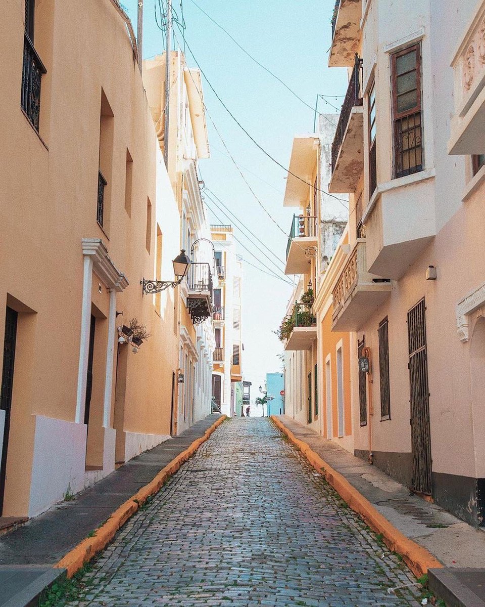PuertoRicoGram's tweet photo. El Viejo San Juan duarate la cuarentena 🦠🇵🇷
📸: @kefmatthewfilms
.
#puertoricogram #puertorico #prgvsj #quedateencasa #viejosanjuan #cuarentenapr #covid19pr https://t.co/QRrgBUUCW2