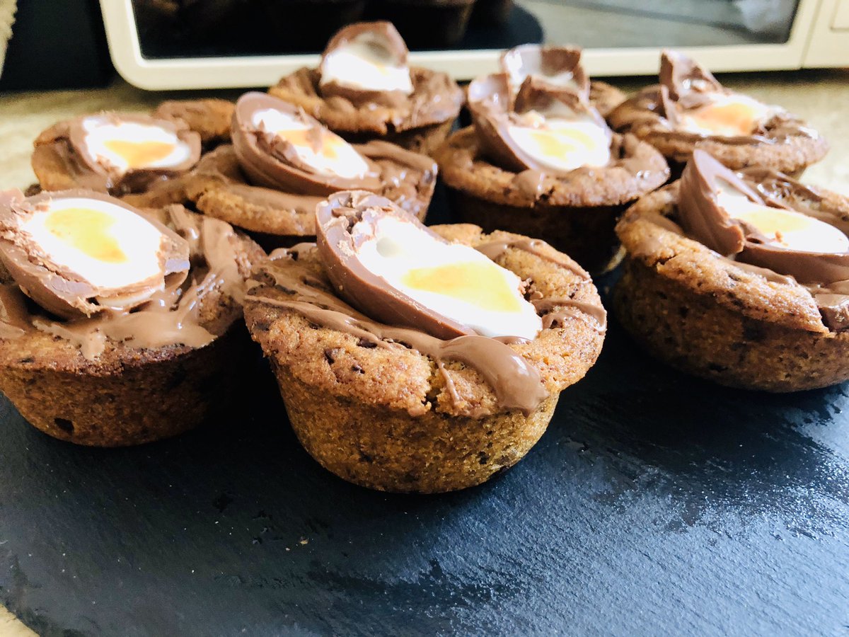 AC_Burford's tweet photo. Today I got my #bake on! Deep dish #CremeEgg cookies...went down a treat with the neighbours, isolation doorstep delivery of course! https://t.co/rVWFqcBWFT