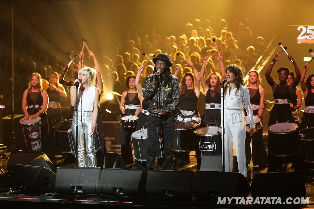 Taratata's tweet photo. Merci @HollySiz #Camille @FaadaFreddy pour cette reprise. Merci d'avoir offert ça à tout le monde ! #Taratata25 
A revoir ici 
=> https://t.co/9HlMdSllM2 https://t.co/zPsargQlqn