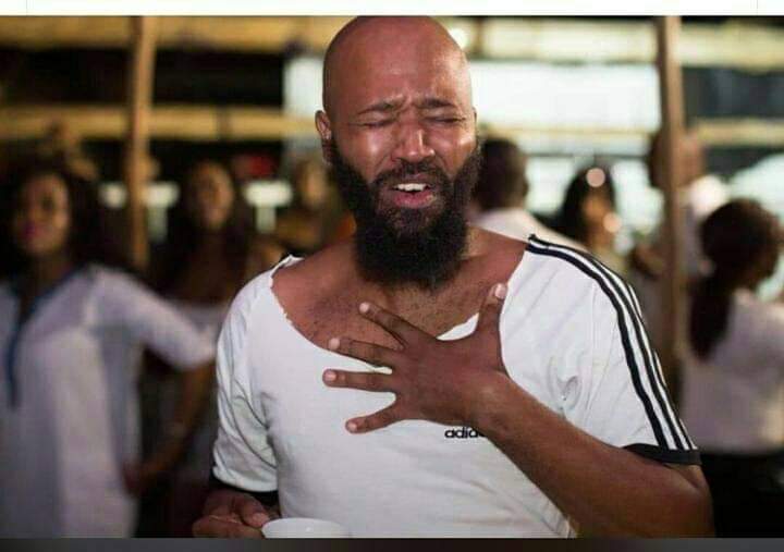 takaKgotli's tweet photo. Haibo dbn gogo is making the pots #LockdownHouseParty https://t.co/sgLlKqjQp7