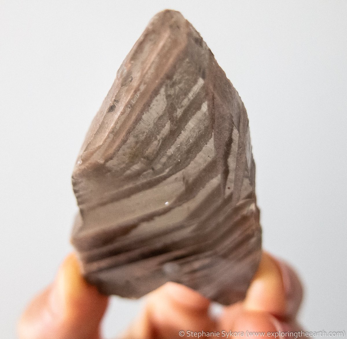 stephsykora's tweet photo. So I am slowly going through my mineral and rock collection while we all #StayAtHome on my Instagram (https://t.co/i7WVKoylEG). Check it out for some pretty samples and a few interesting facts about each one :) #geology #minerals #rocksathome #crystals #rocks #scicomm https://t.co/fZtoDaLXE4