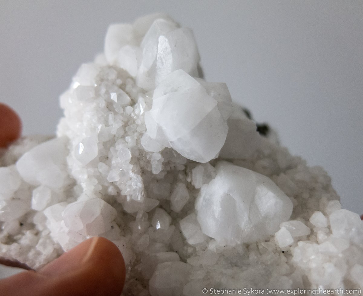stephsykora's tweet photo. So I am slowly going through my mineral and rock collection while we all #StayAtHome on my Instagram (https://t.co/i7WVKoylEG). Check it out for some pretty samples and a few interesting facts about each one :) #geology #minerals #rocksathome #crystals #rocks #scicomm https://t.co/fZtoDaLXE4