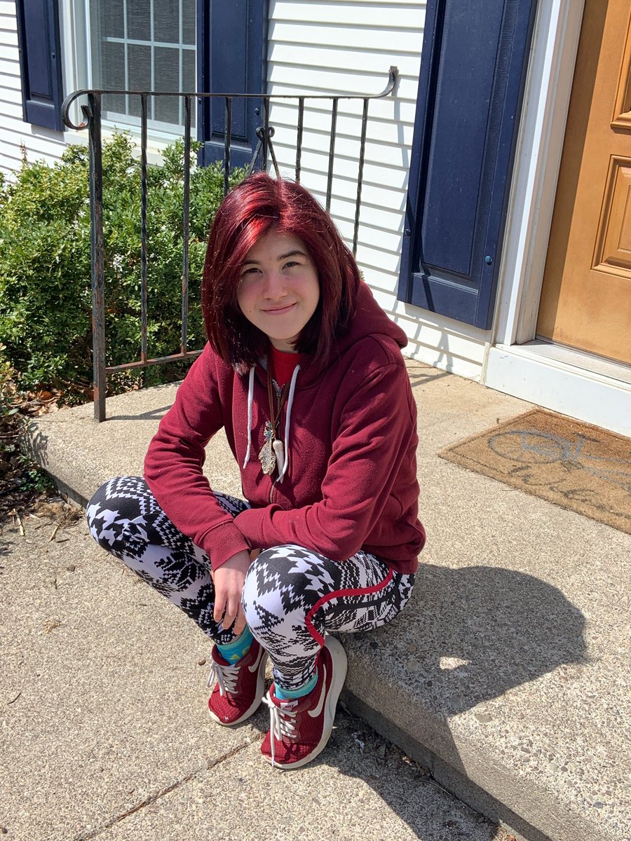 DragonGirl224's tweet photo. I dyed my hair dark red because my favorite color is red soo yeah I love it❤️ https://t.co/FeF760iILr