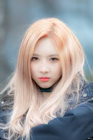 Yoohyeon as Rosalie Hale - Has the Gift of BeautyShe is more than a pretty face, she is more than you can ever imagine. You would be the luckiest of them all if it was the last face you ever saw before she ripped your heart out.