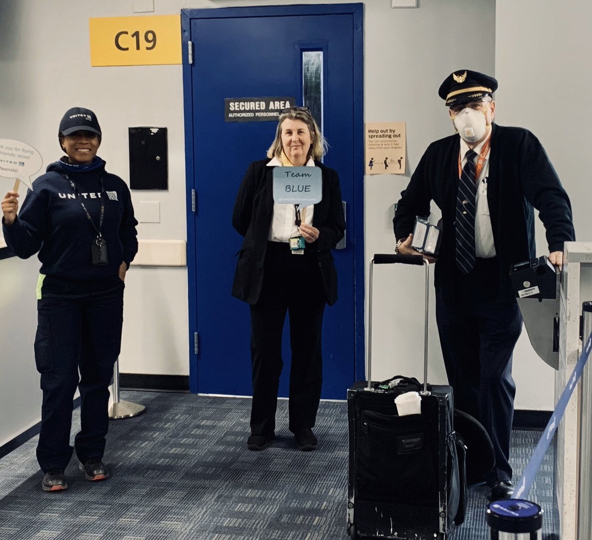 Green or Blue?  that’s the question .... Which team are you on?  IAD Team Green kicks off tomorrow !   <a href="/weareunited/">We Are United</a> #UnitedTogether @BUZZBEAA <a href="/wingualker/">Fawwad Toor</a> @Thereal_IAD_Ed <a href="/HendyGeorge/">George Hendy</a> <a href="/OmarIdris707/">Omar Idris</a> #teamIAD