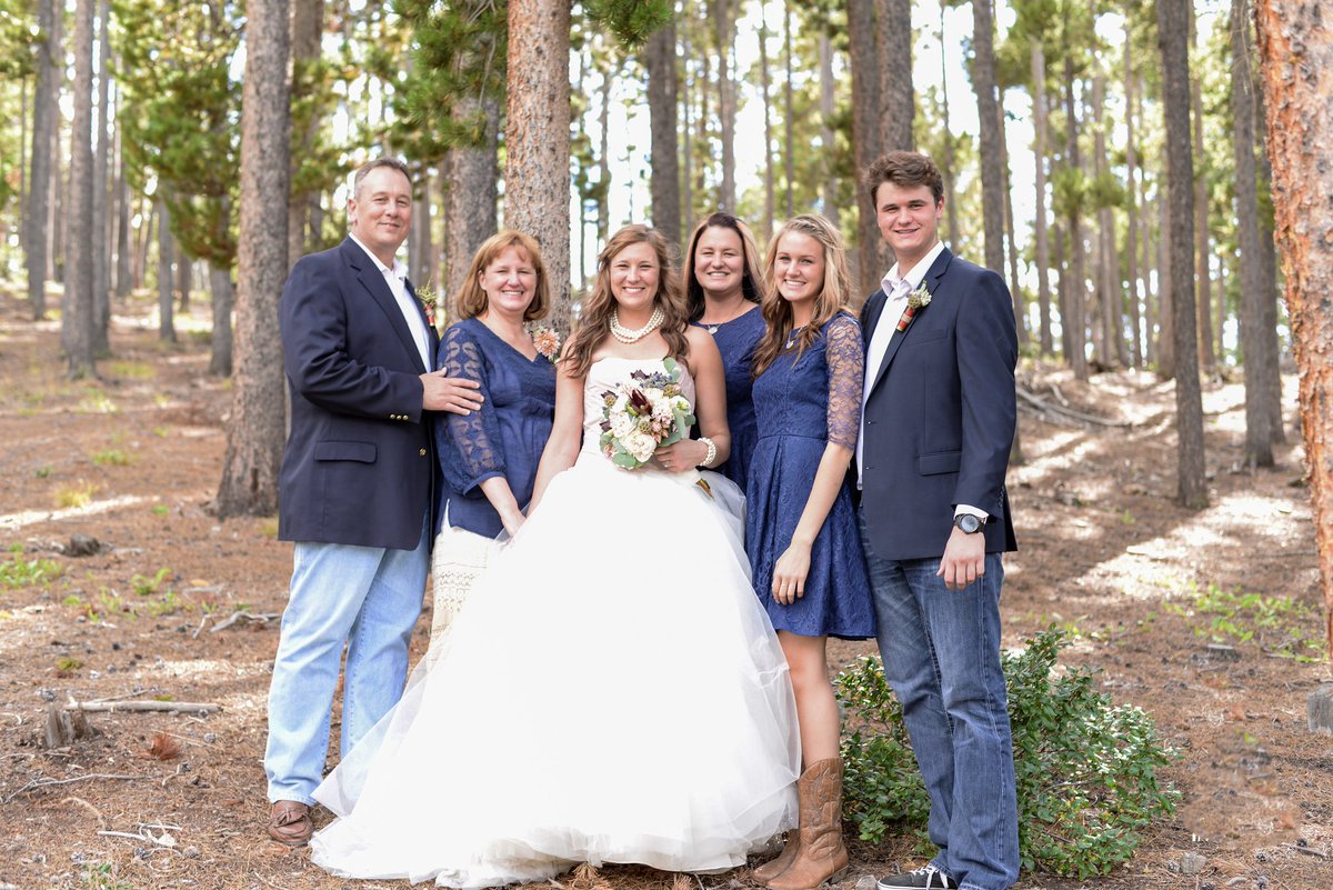 Family is something we could all use a little more of!!! Looking forward to a Saturday afternoon 'quaran-tea' with my family for my sister's birthday. #newtradition
DM to book a zoom consultation with our photographers!
asaweddings.com 
@ashotaboveweddings
#weddingfamily