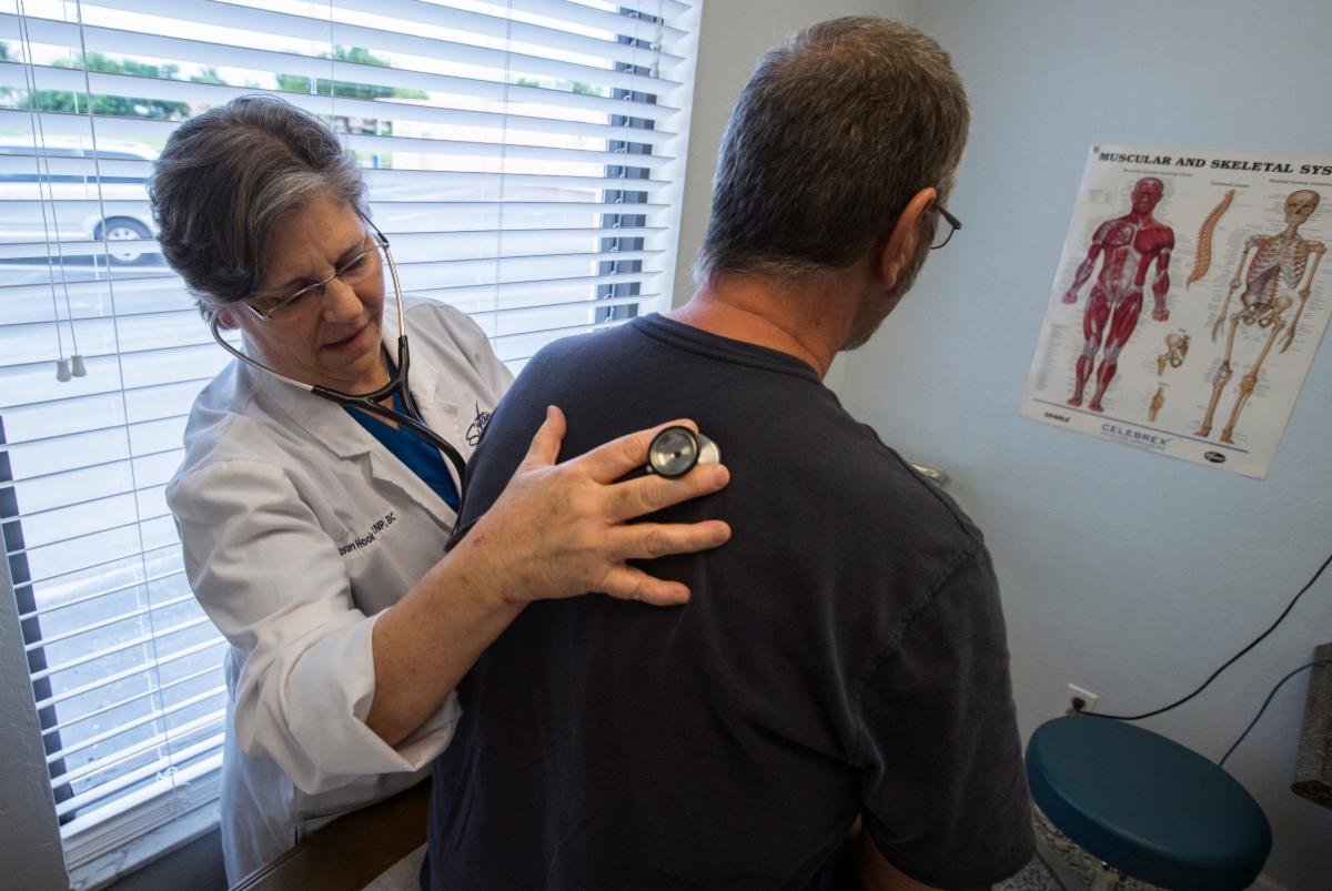 $1,000 - $5,000 Grants, Make a BIG Difference! Small Florida Foundation join forces with youth philanthropists to help during COVID-19 Crisis. conta.cc/2JTSLHo